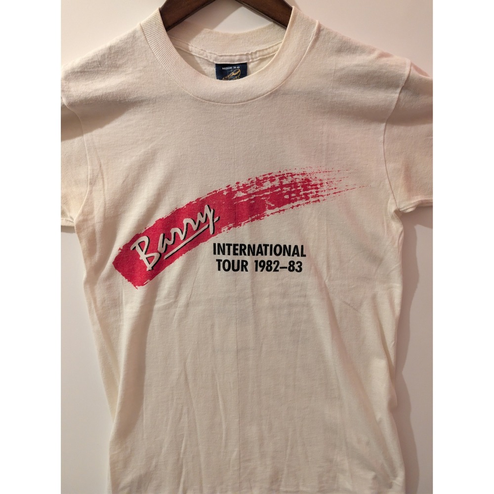 Sneakers Barry Manilow Tour Tee Mens M White Excellent 1982 83 Concert Vintage